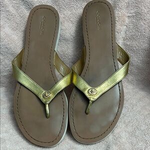 Coach Shelly A01045 gold tone, thong slipper size 11 B